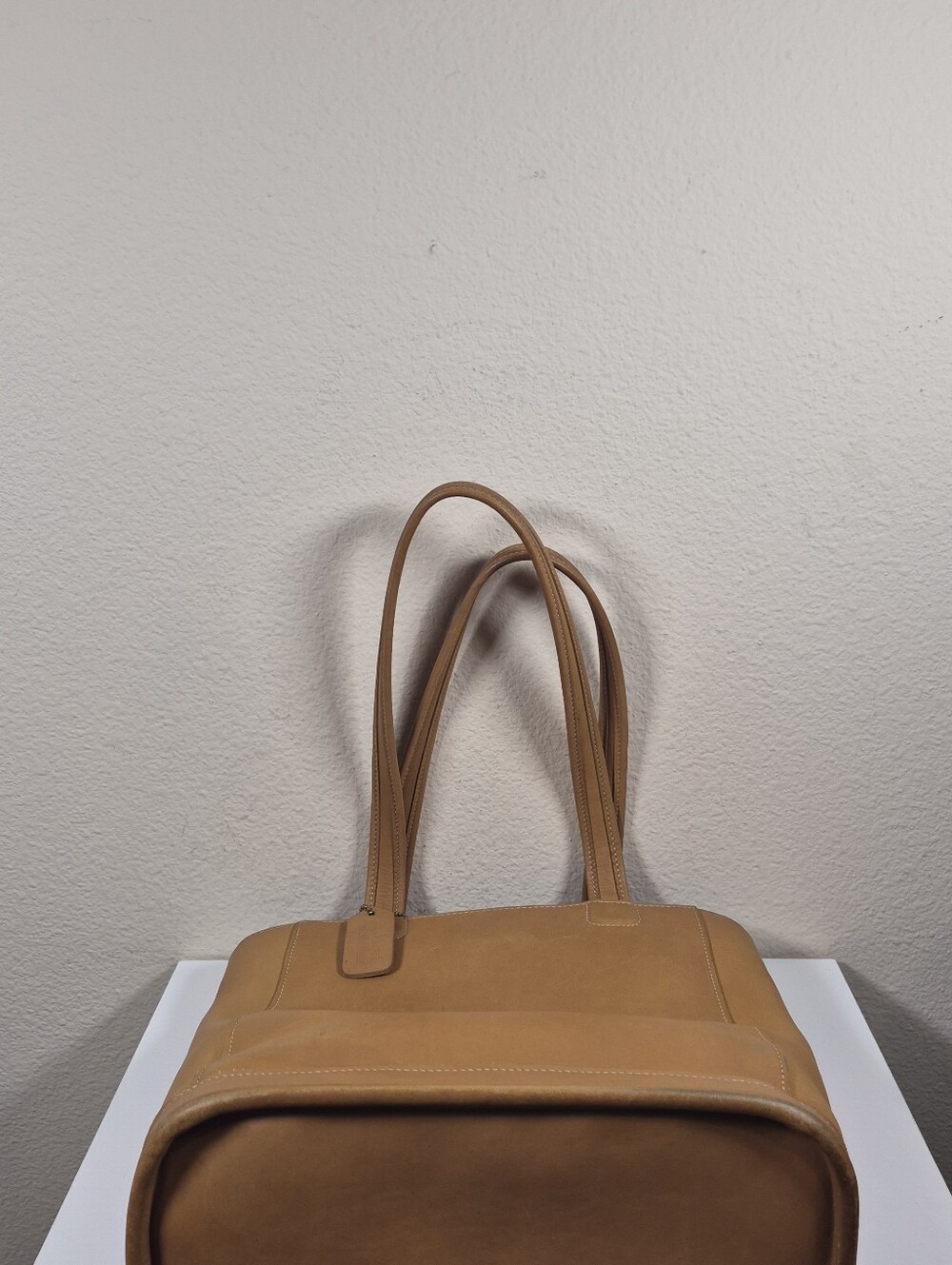 Vintage Coach Bleecker Bucket In Camel #9305 - Picture 14 of 17